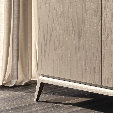 Dettaglio piedini dritti Credenza Nova Plus 3 porte