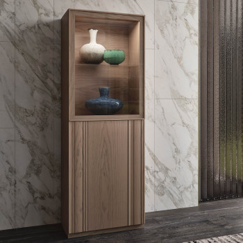 Vetrina Palmanova, design in frassino con ante vetro