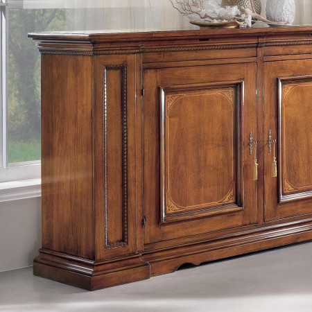 Sala da pranzo classica 6 sedie legno con dettaglio credenza