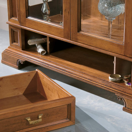 Dettaglio della credenza sala da pranzo classica spina pesce