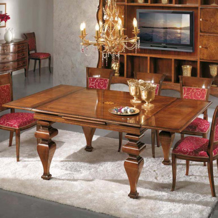 Sala da pranzo classica parete sospesa con dettaglio tavolo