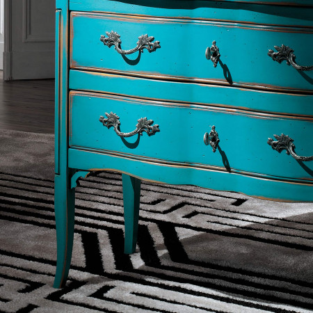 Comoncino finitura azzurro francese con maniglie del '700