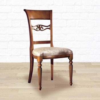 Sedia fresia gamba tornita, dettaglio traforato