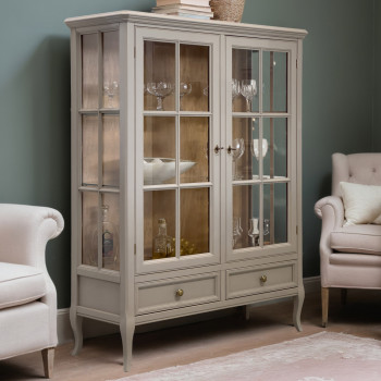 Vetrina in offerta con due ante e due cassetti con inglesine