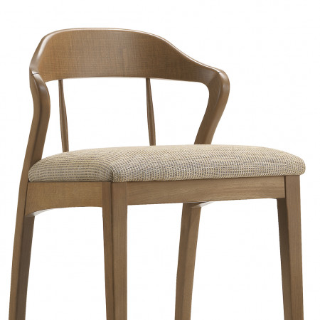 Sgabello da bancone con seduta imbottita e schienale in legno