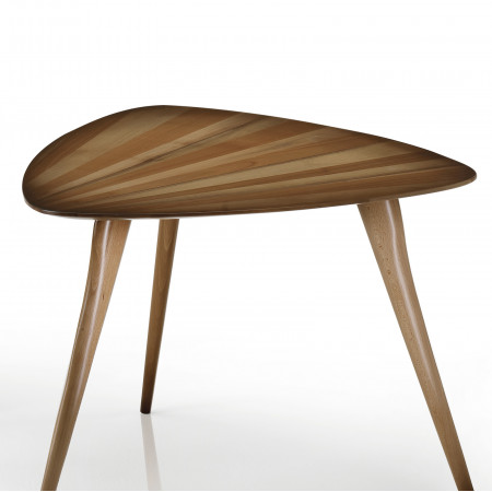 Tavolino triangolare piano fiammato in legno massello