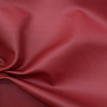 Dettaglio pelle amaranto Silia con grana