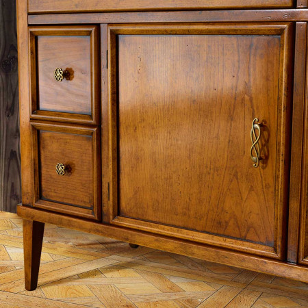 Credenza con 2 ante e 6 cassetti, dettaglio del legno