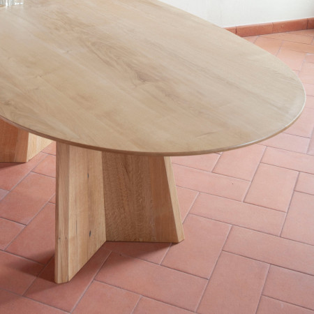 Tavolo Air in legno massello di rovere con piano ovale