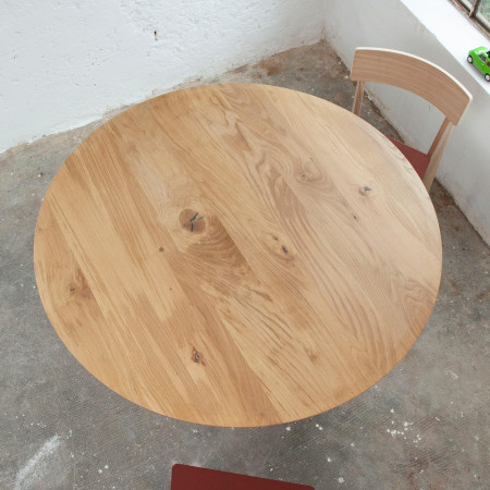 Dettaglio piano rotondo Tavolo Traliccio rovere rustico