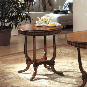 Tavolino inglese 70 cm in legno d'acero ambientato