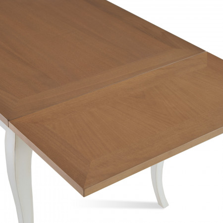 Tavolo allungabile personalizzabile dettaglio del piano in legno di toulipier