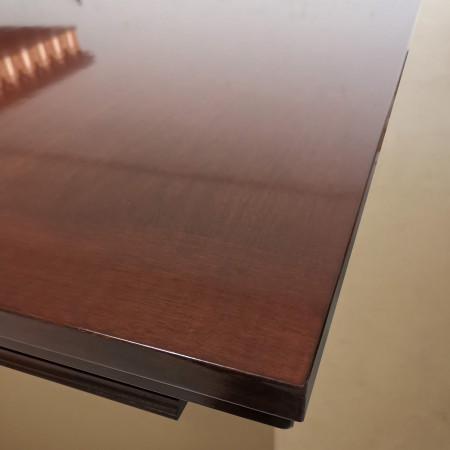 Dettaglio superficie Tavolo gambe piramide n°8 legno toulipier