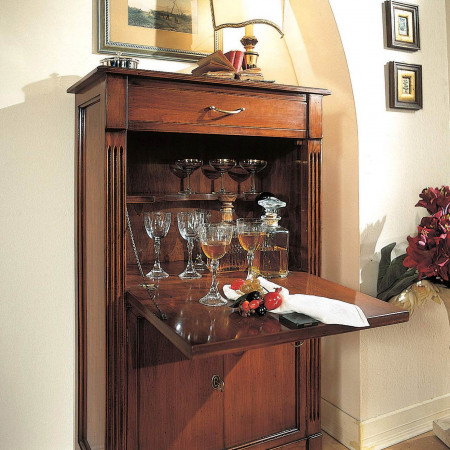 Mobile bar ribalta in legno con bicchieri e decanter