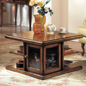 Tavolino bar con intarsio rosa dei venti in salotto