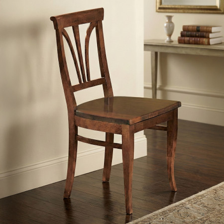 Sedia fondo in legno con gambe sagomate