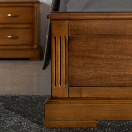 Camera da letto in legno classica