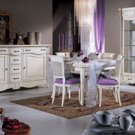 Tavolo quadrato allungabile da 120x120 a 200x120 in ambiente classico