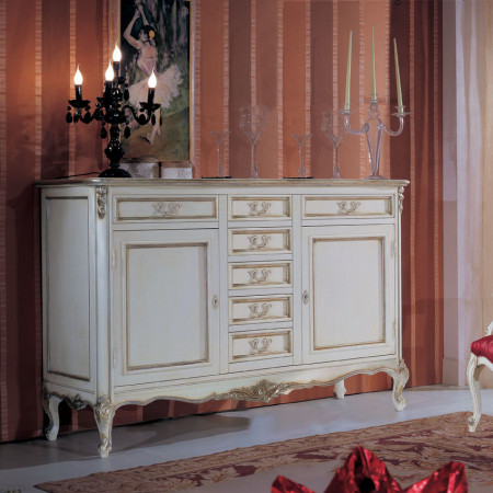 Credenza 2 porte intagliata con dettagli decorativi