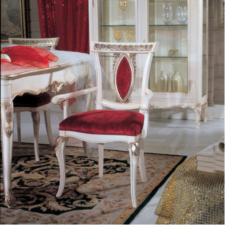 Credenza 2 porte con intagli, gambe sagomate