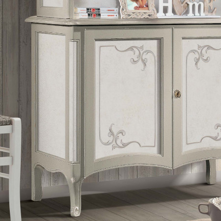 Credenza con vetrina Shabby Chic, dettaglio ante bugnate