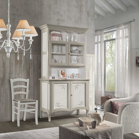 Credenza con vetrina Shabby Chic in legno, ambientata