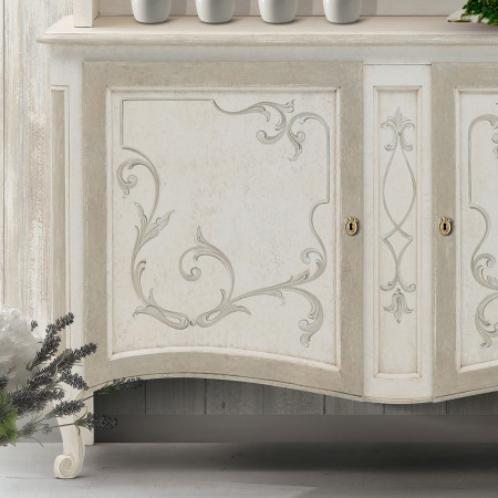 Dettaglio Cristalliera Shabby Chic in legno dipinto
