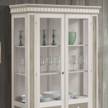Vetrina Shabby Chic due ante in vetro dettaglio ripiani