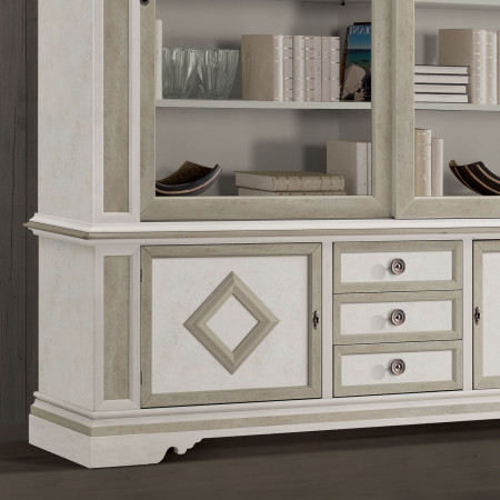 Libreria Shabby Chic con dettagli di ante scorrevoli