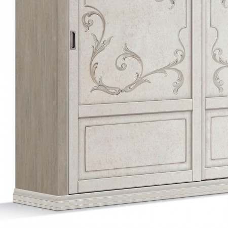 Armadio Shabby Chic con dettagli ante scorrevoli