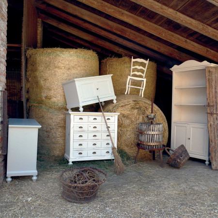 Cassettiera shabby chic in legno massello di tiglio