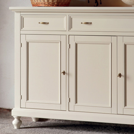 Credenza 4 ante shabby chic con dettagli piede tornito