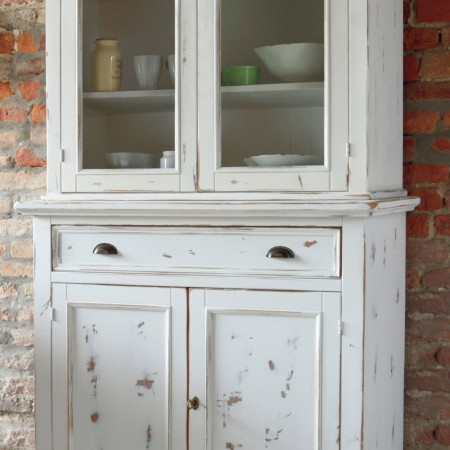 Credenza due ante con vetrina shabby chic, dettaglio ante