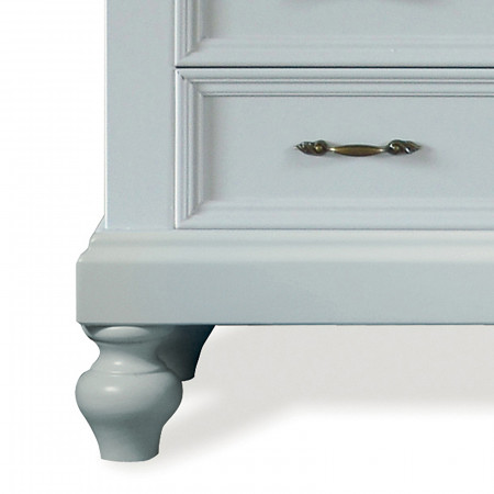 Panca shabby chic dettaglio cassetto e piede tornito