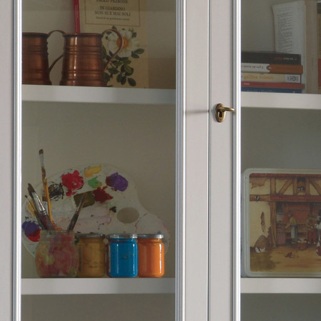 Libreria 4 porte shabby chic, dettaglio ante vetro