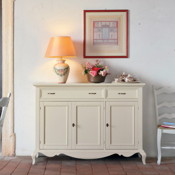 Credenza 3 ante shabby chic, dettaglio piedini