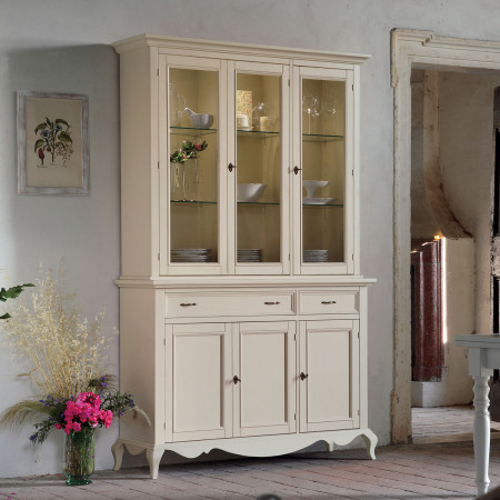 Credenza con vetrina 3 ante shabby chic dettaglio piedini