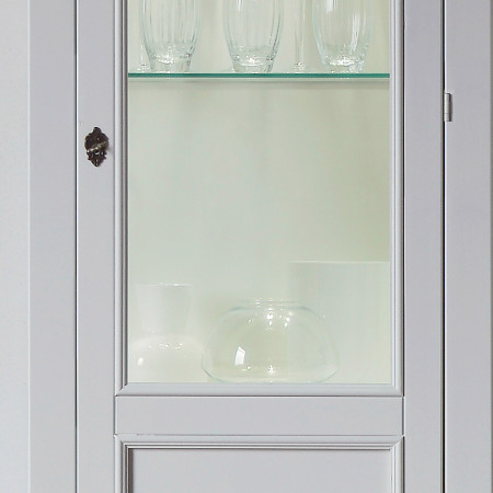 Vetrina a una anta shabby chic con ripiani in vetro