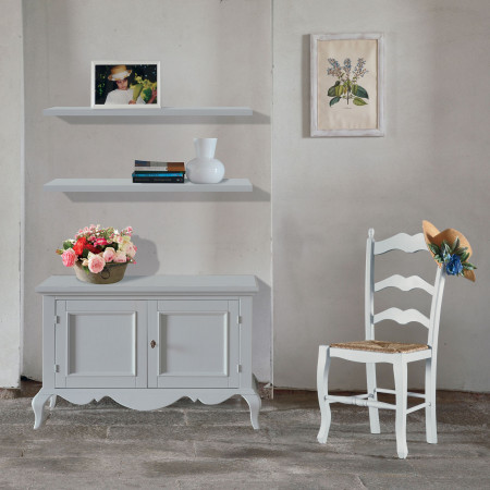 Mensola shabby chic in legno, dettaglio ambientato