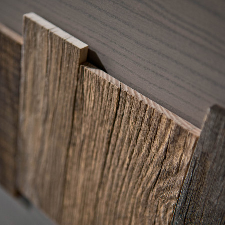 Dettaglio legno antico Madia 4 ante storia