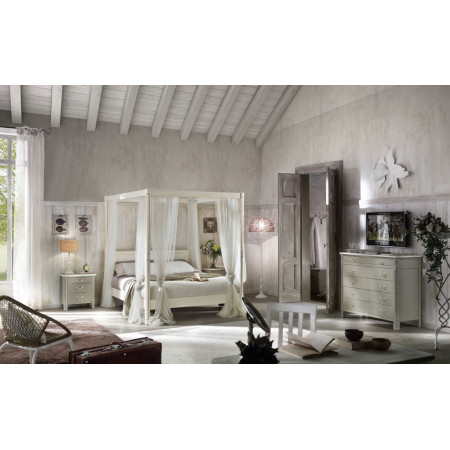 Letto a baldacchino in legno con colonne incise