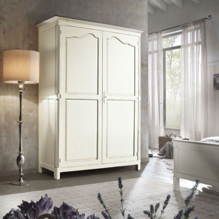 Armadio 2 ante cassettiera a richiesta in ambiente shabby chic