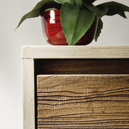 Letto matrimoniale con contenitore e dettaglio venatura legno