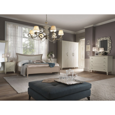Letto king size in legno con testata sagomata