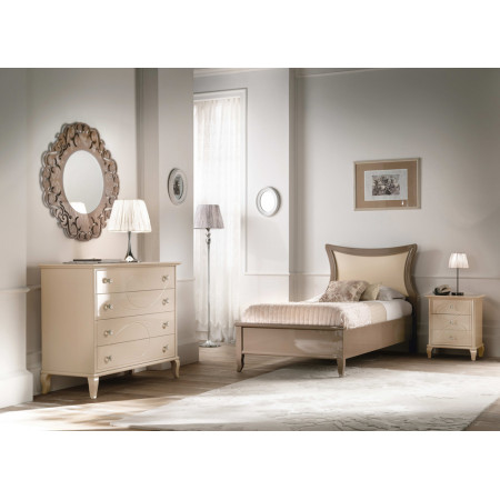 Dettaglio testata letto camera contemporanea legno