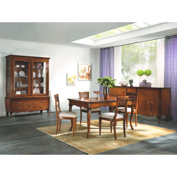 Sala da pranzo con rilievi Angela, tavolo allungabile