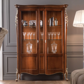 Vetrina sagomata a due porte classica con dettagli intagliati