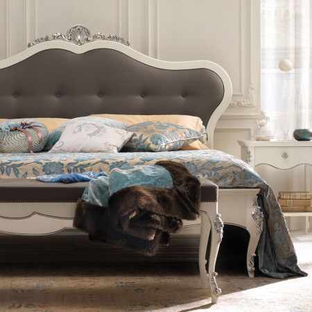 Letto a due piazze classico king size, testata capitonné