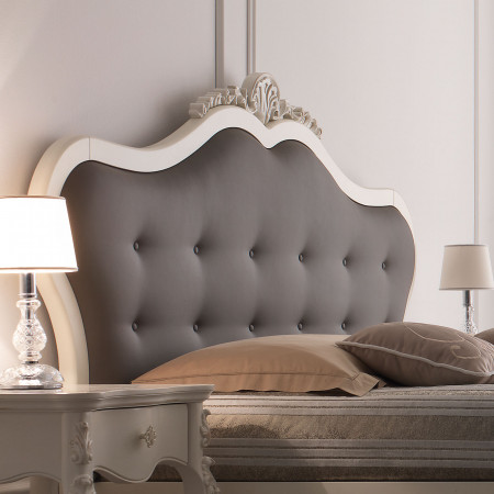 Letto a due piazze classico king size, dettaglio testata capitonnè