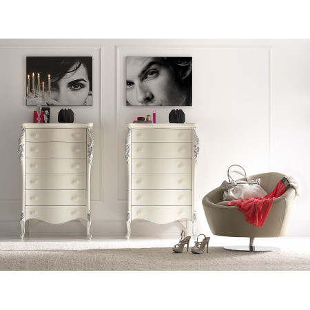 Cassettiera classica sei cassetti in ambiente moderno